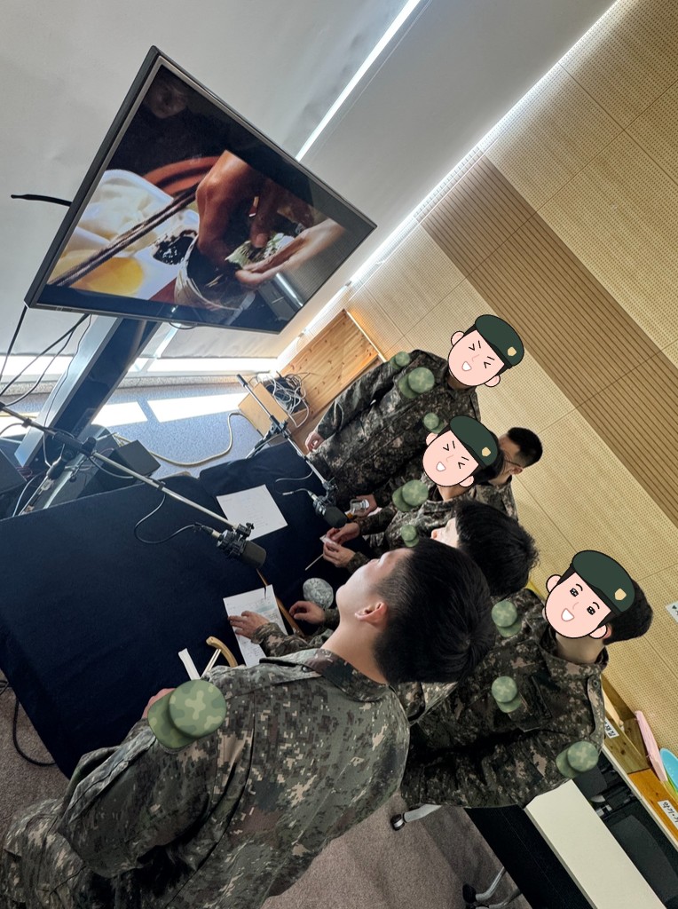 군인