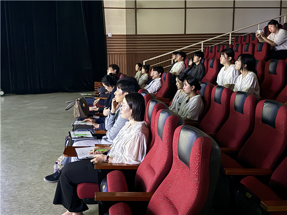 행사 관람객 사진